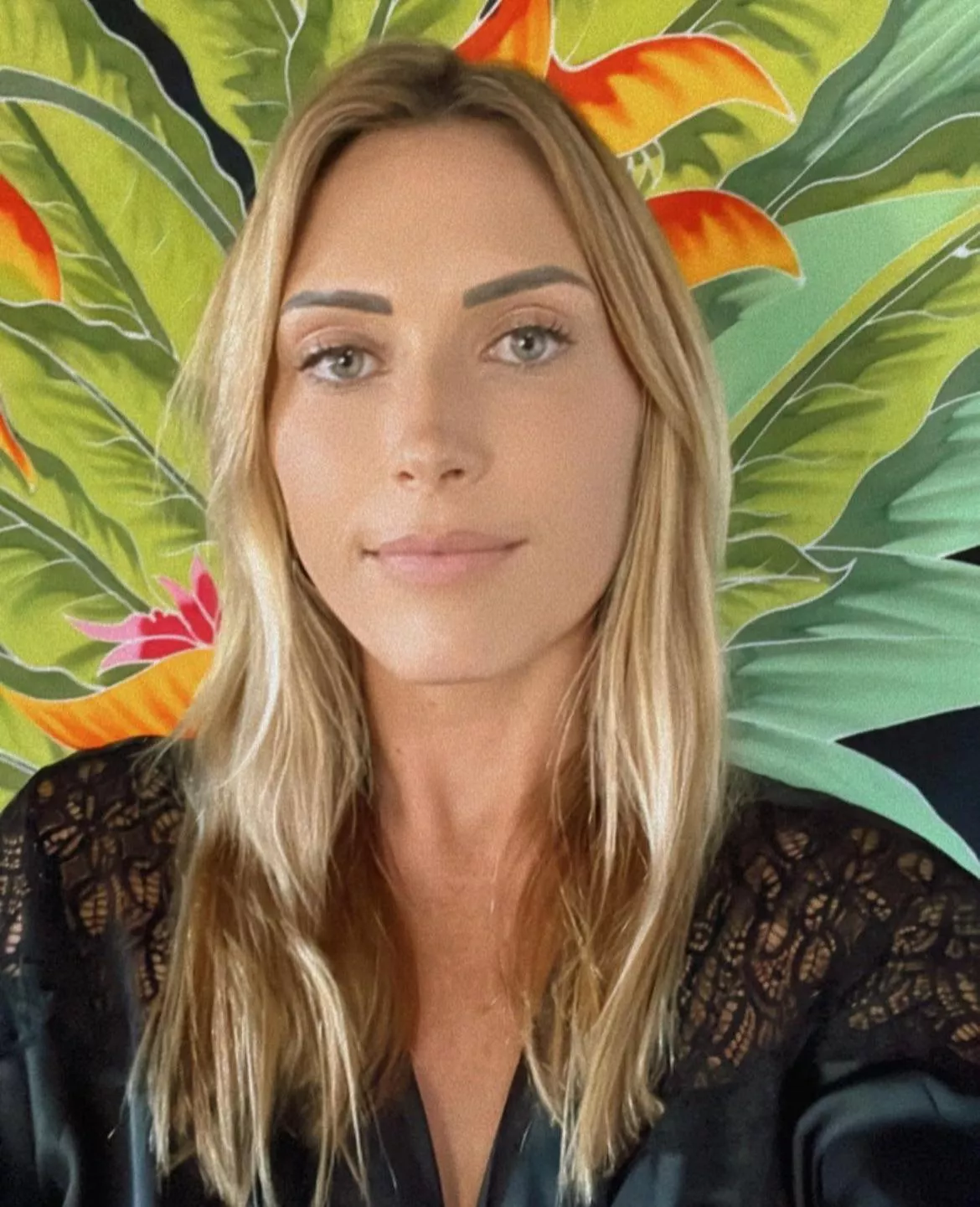 Staying classy but leaving you wanting more posted by hunnybabelia