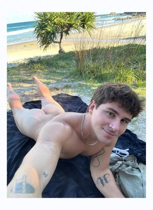 Tne buns are burning 😂 by Affectionate_Tea3728