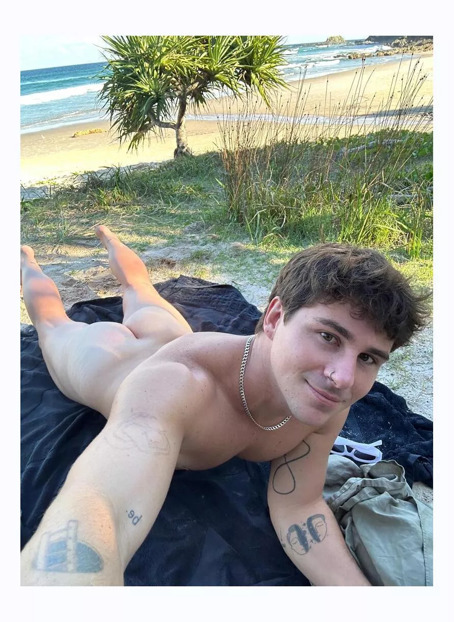 Tne buns are burning 😂 posted by Affectionate_Tea3728