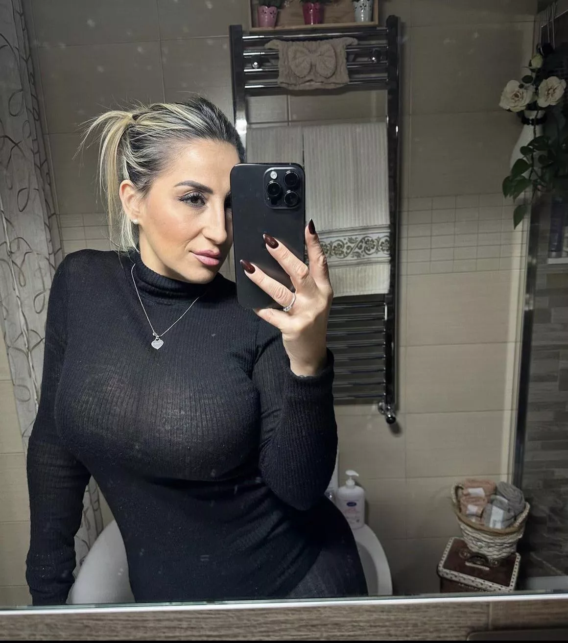 Too Busty posted by obionagugu