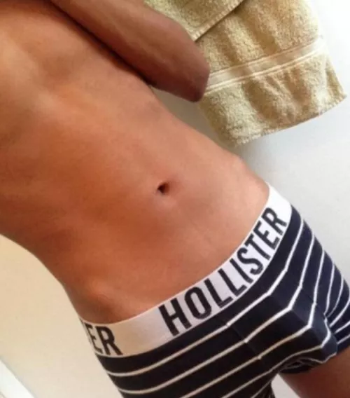 U like hollisters on me ?  by alphajax999