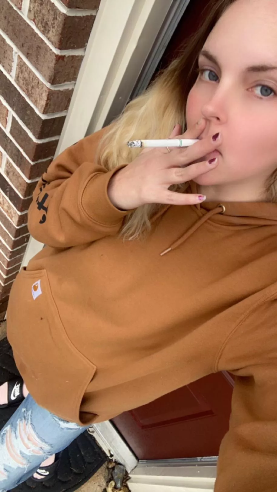 Who wants videos n pics? Need more smokes but will share my last few with you posted by Stonerbabe71813