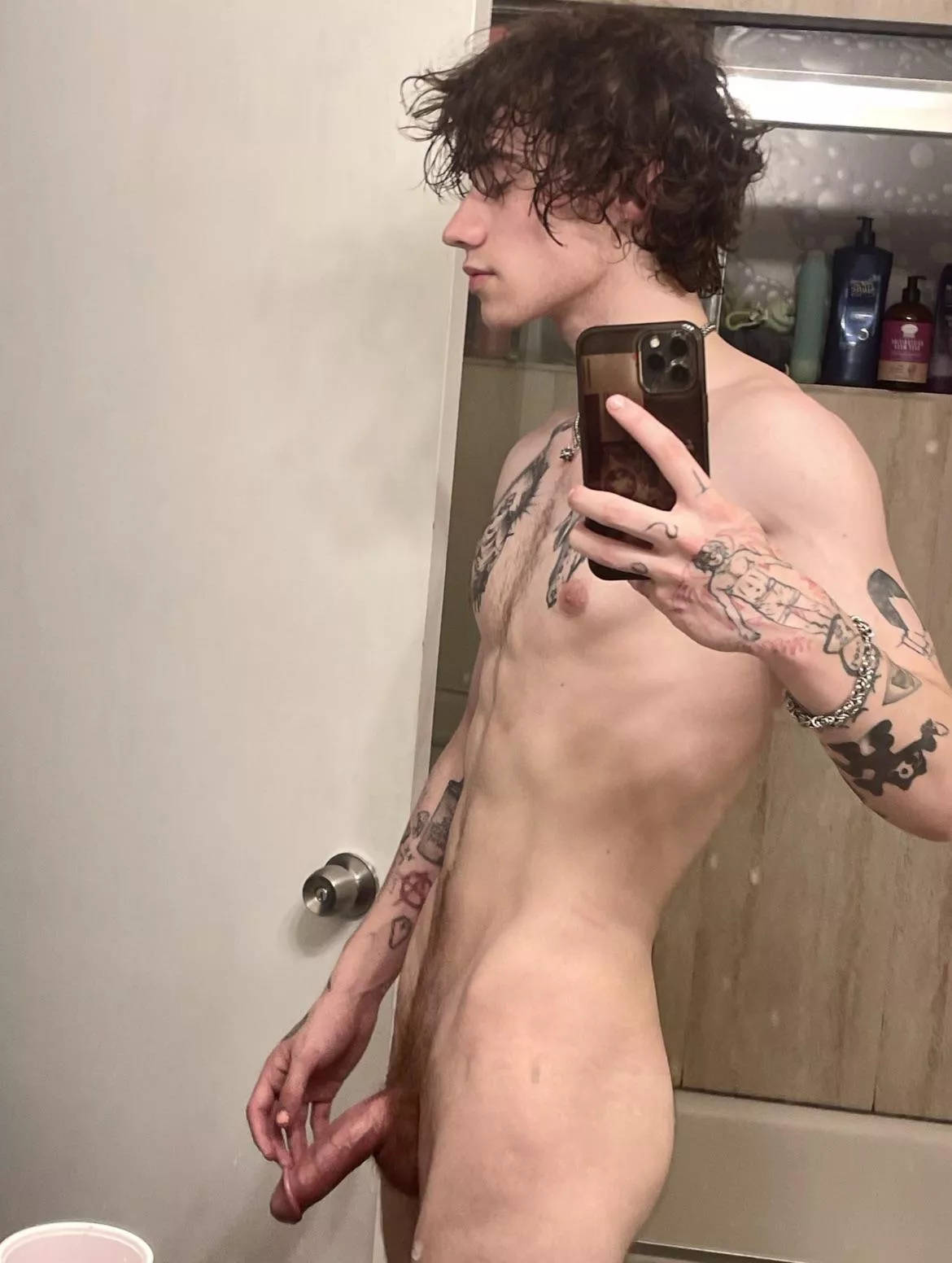 (24) fresh out the shower posted by Nearby_Try7566