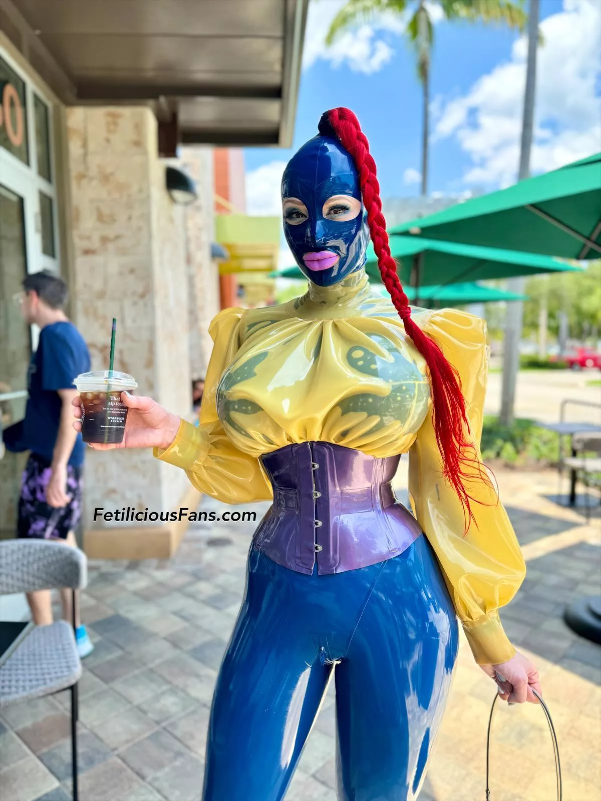 Coffee in Florida ☕️ Just getting an ice coffee because it’s too warm for hot coffee 😅🌴☀️  posted by Miss_Fetilicious