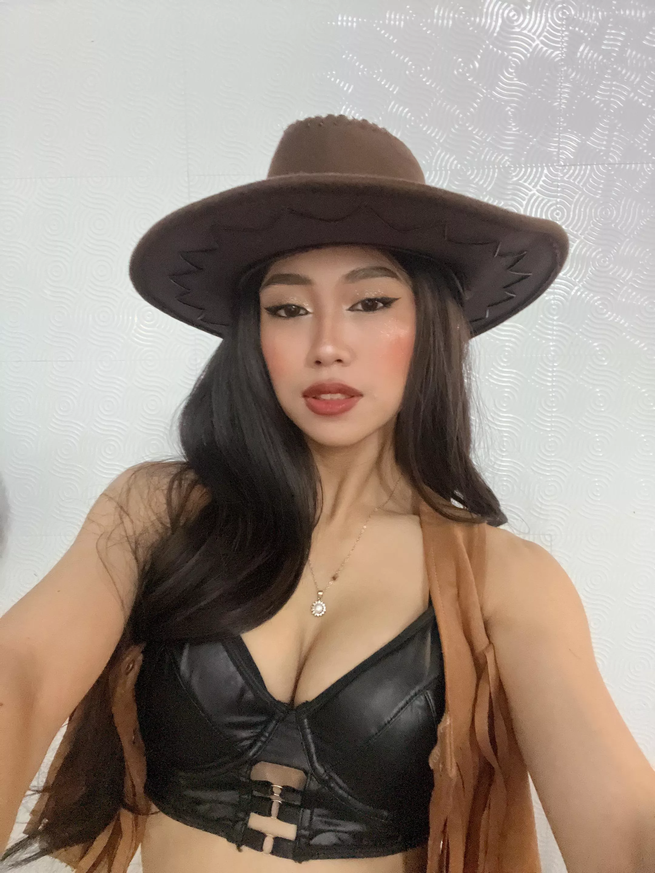 Feeling happy and confident, and that's the most beautiful look anyone can wear. posted by MylovelyV