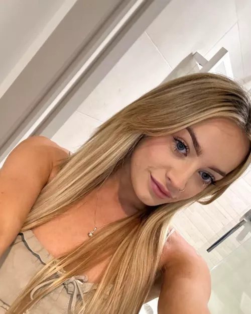 Flawless? by Scarletteee1