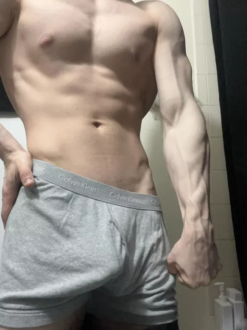 flexing in Calvin’s 👀😈💦 by RobertDeitz