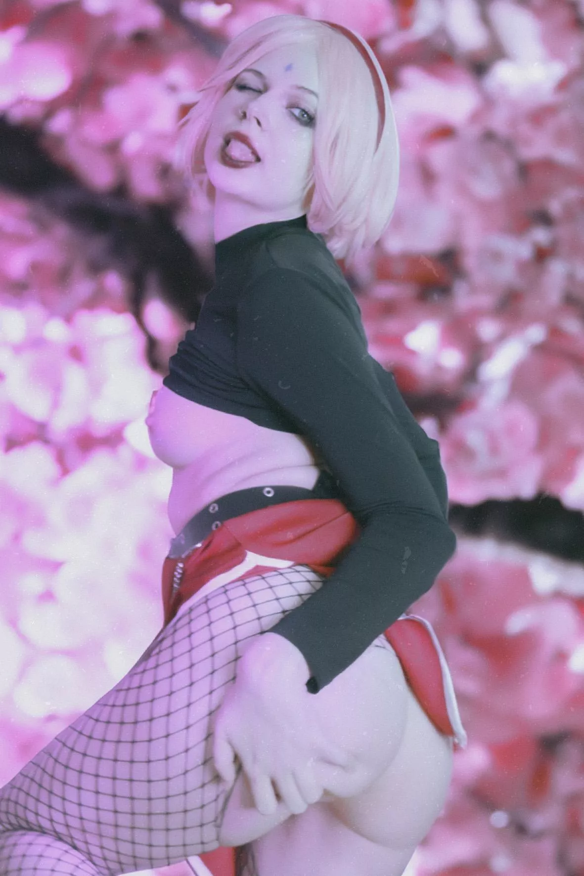 Grown up Sakura Haruno by Ave Ria posted by MereOasis
