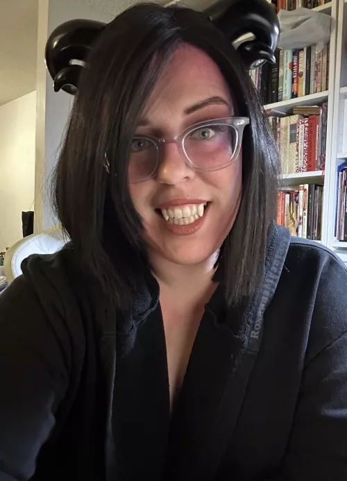 I like a smile with a little fang by RoxannaMFantasy