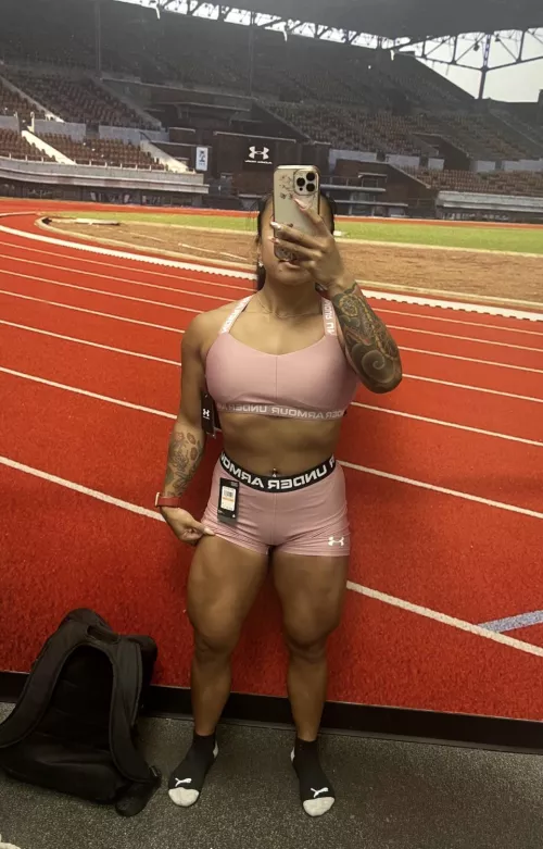 I think pink makes me look a little more buff by fitbadbitchasianxxx