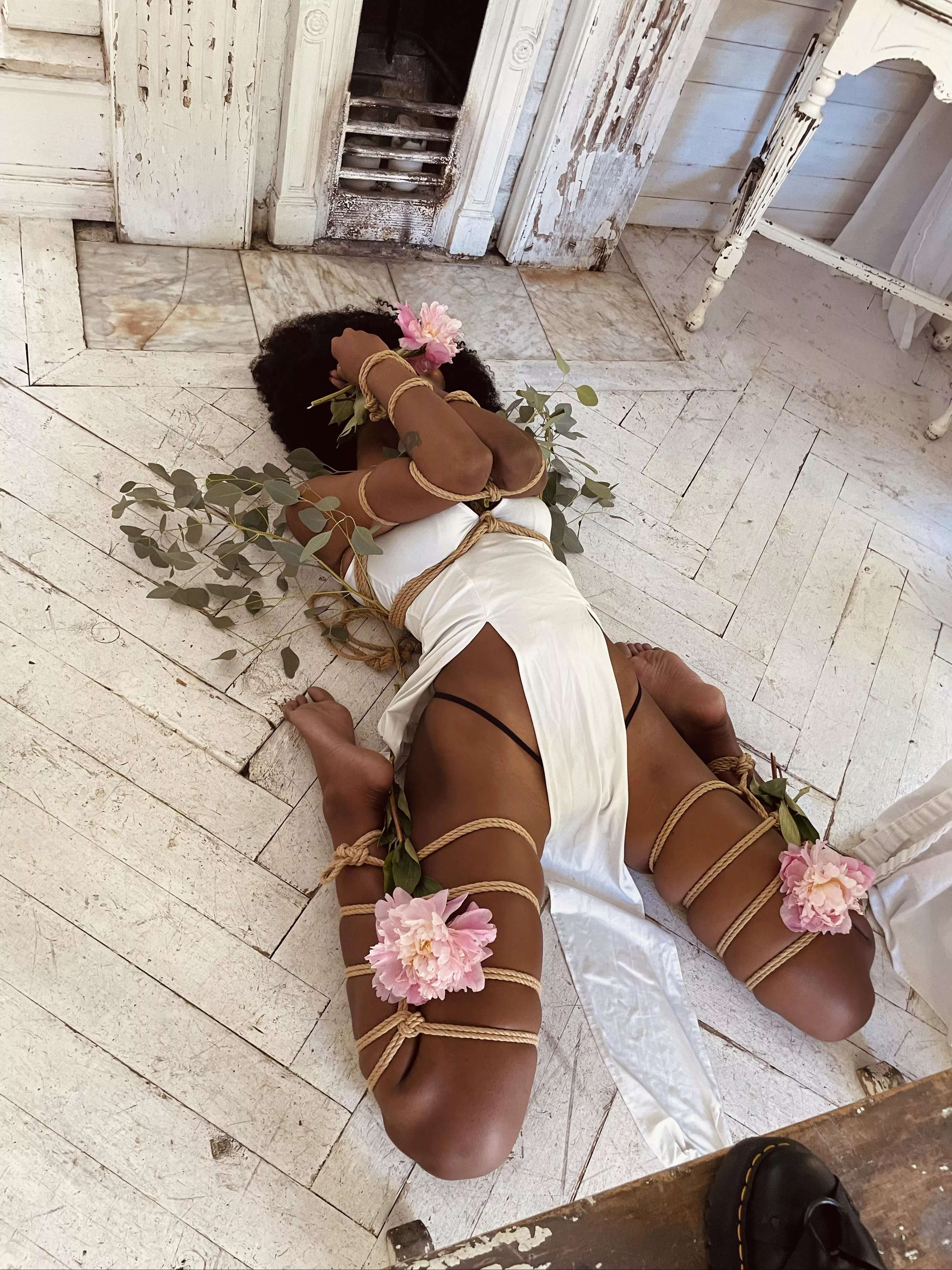 Loved getting tied up and photographed today  posted by sveltegoddess_