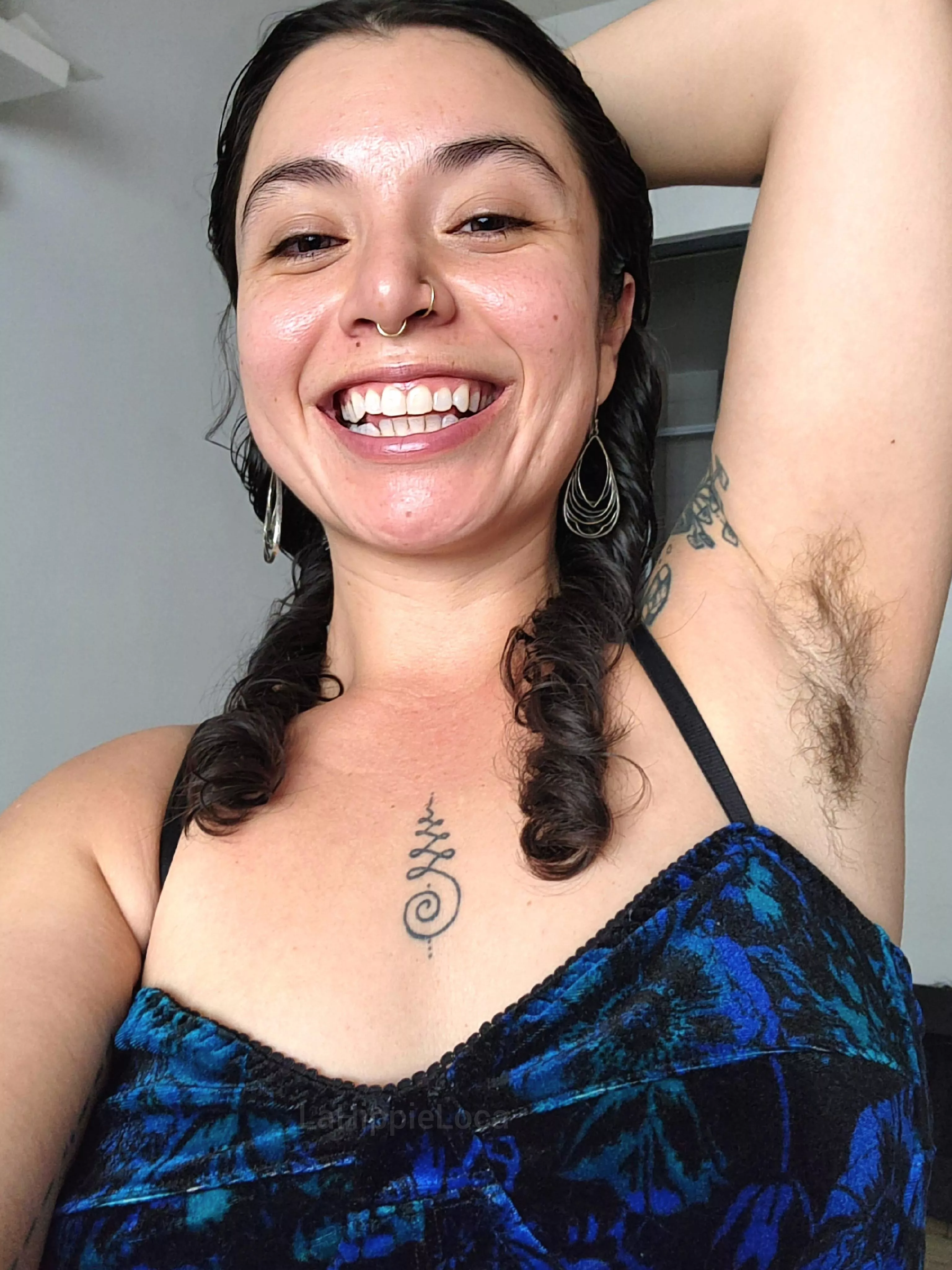 No deodorant pits posted by LaHippieLoca