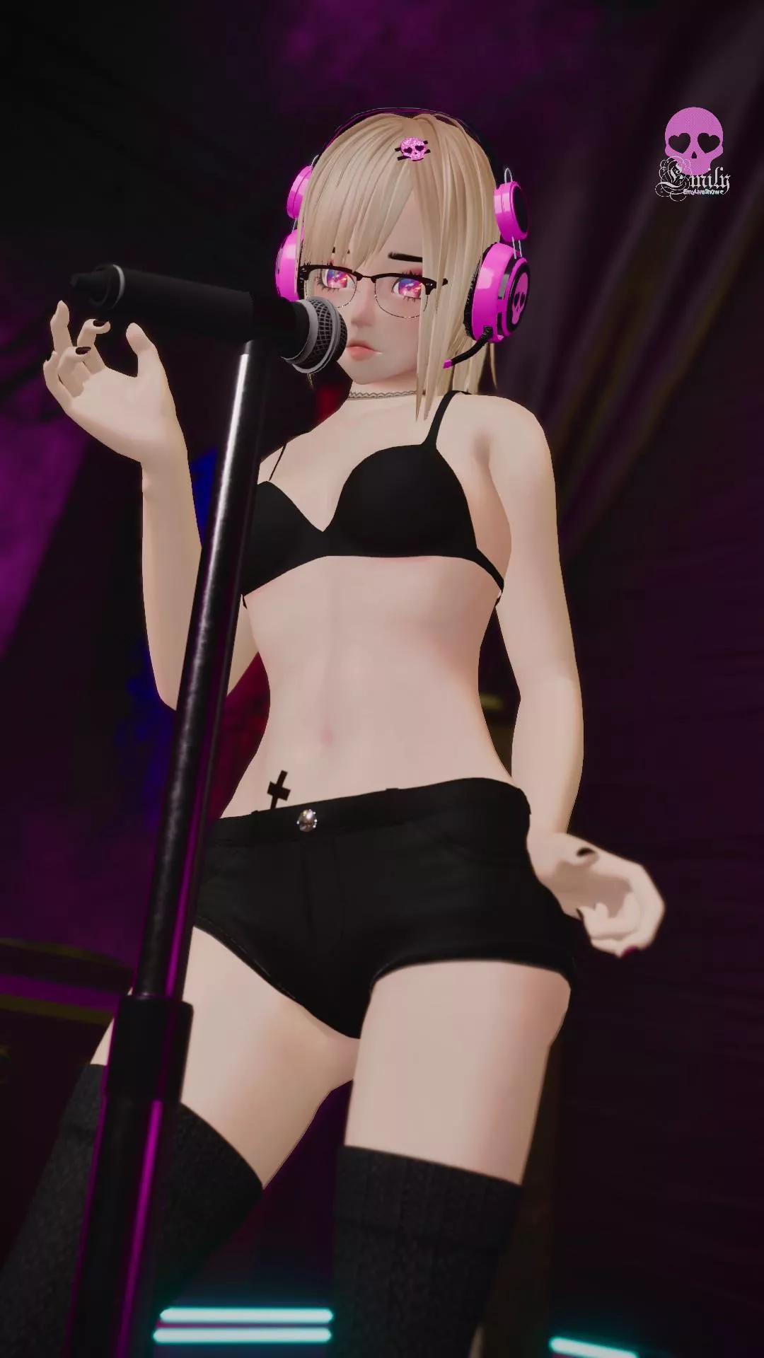 Show time? https://chaturbate.com/emyliveshow posted by EmyLiveShow