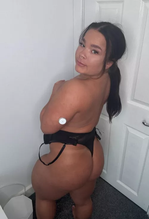 4-ft-tall and small, am I enough to be your funsize toy?  by musclemidgett