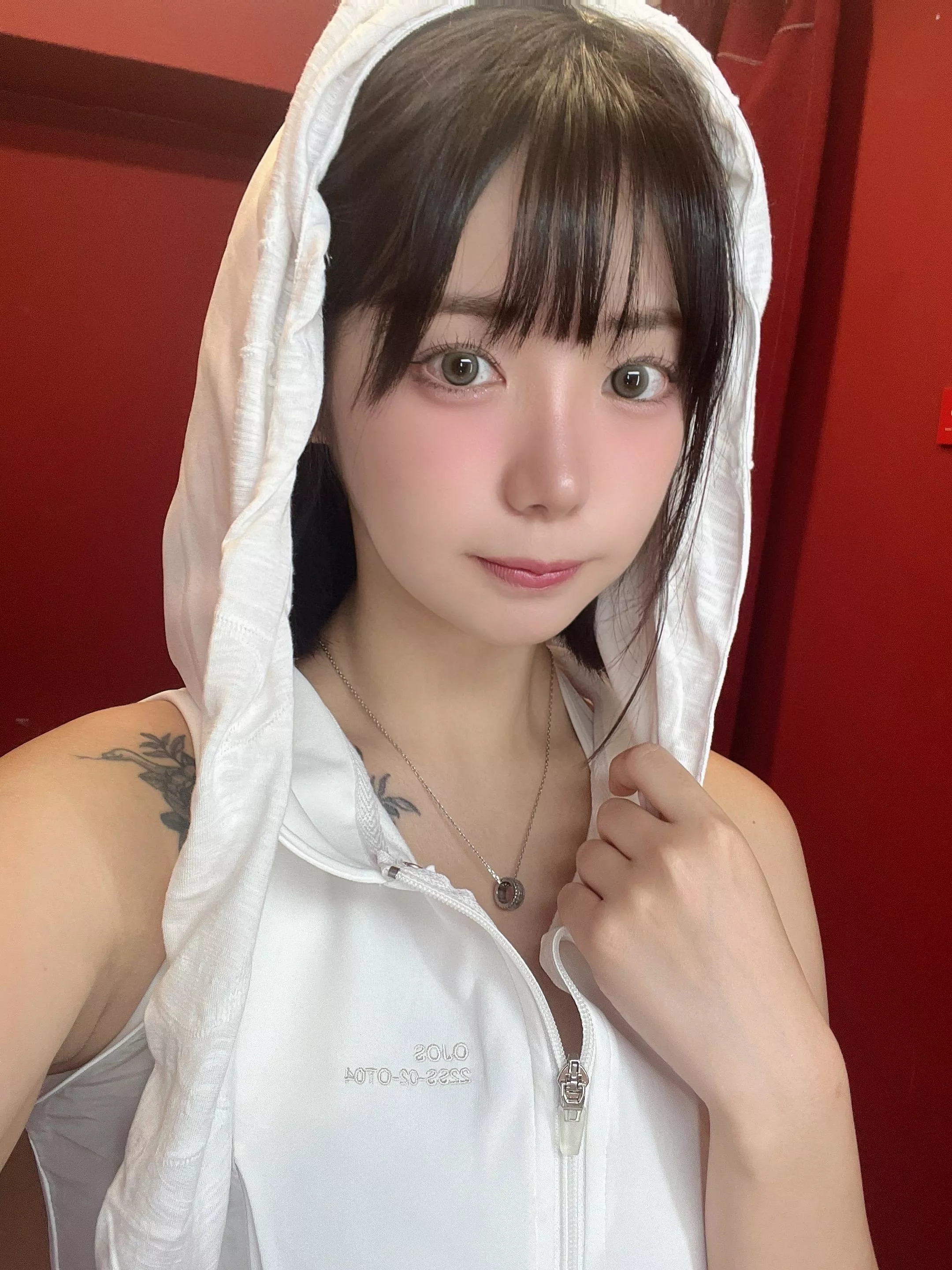 Be gentle and make me laugh :3  posted by Minimum-Fisherman142