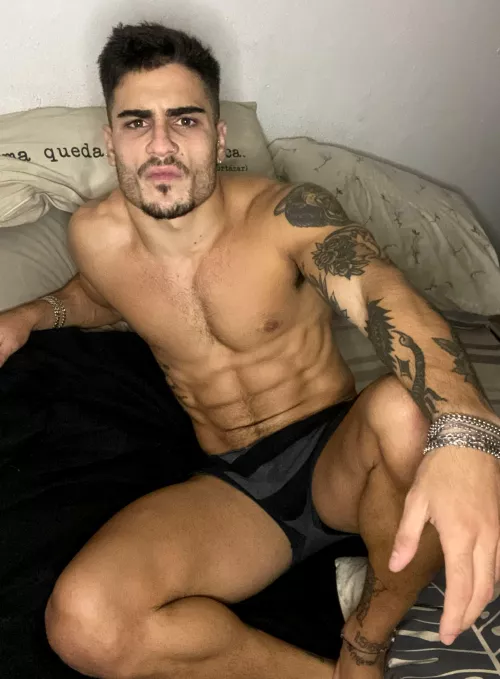 Come and get your fill of these abs by OliverKinggxoxo