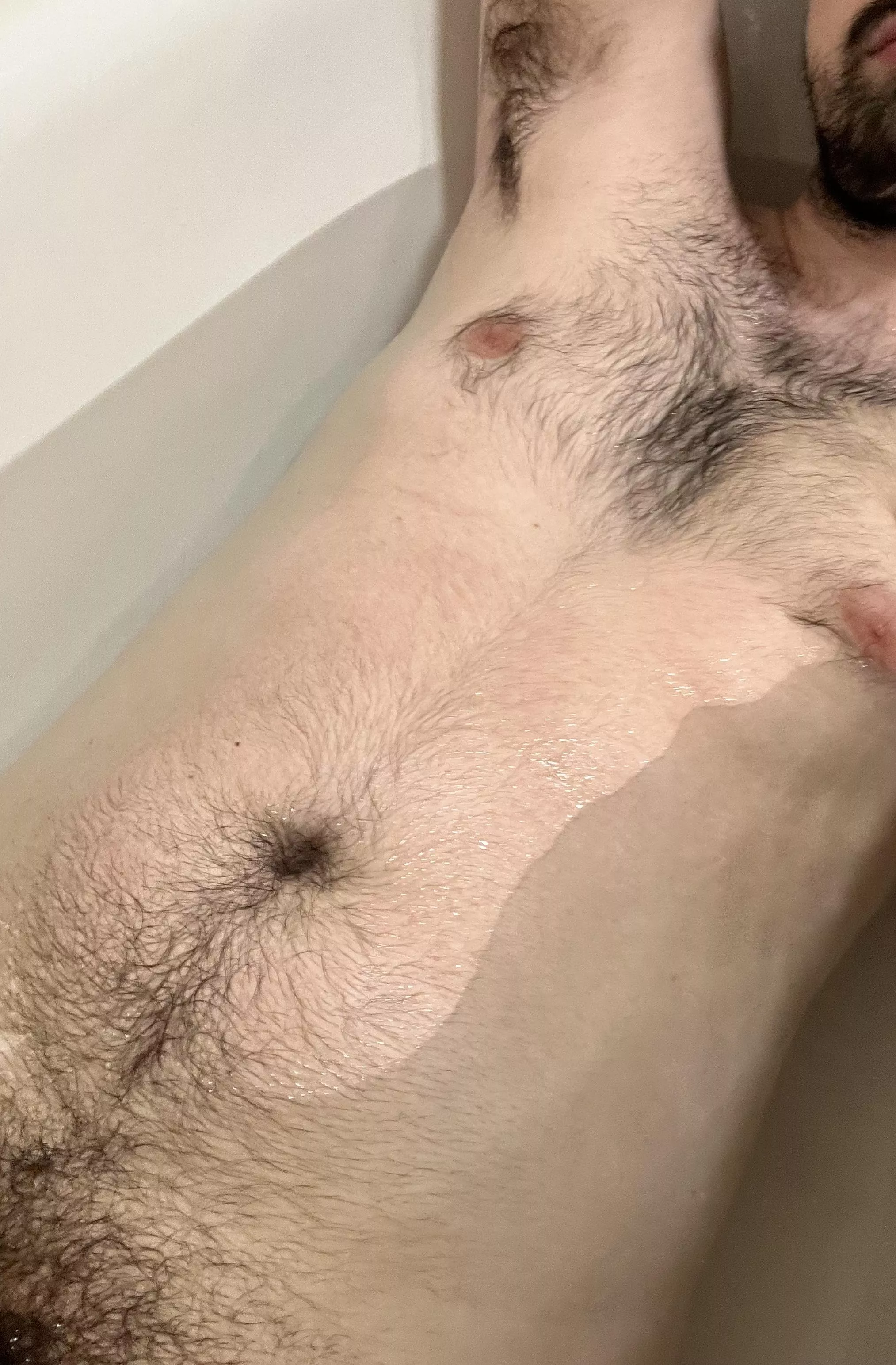 Do my alpha pits get you horny?💪🏼💦 Dms open😈 posted by HungYoungAlpha-