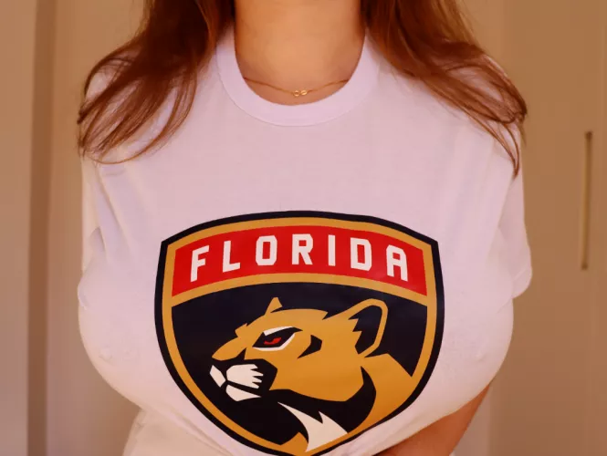 Do you want a couple pillows to watch the game on tonight?  by chloebell_98