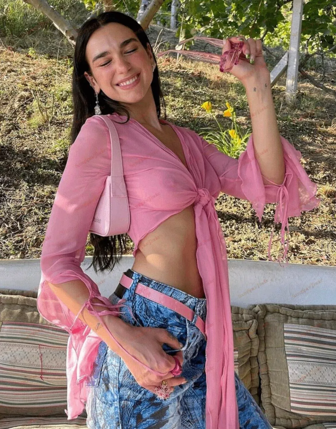 Dua Lipa never fails to get my 8in rock hard posted by sicklittlegamess