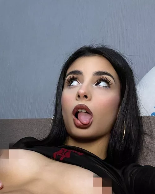 I always feel cute making this face by pluckilyriffle