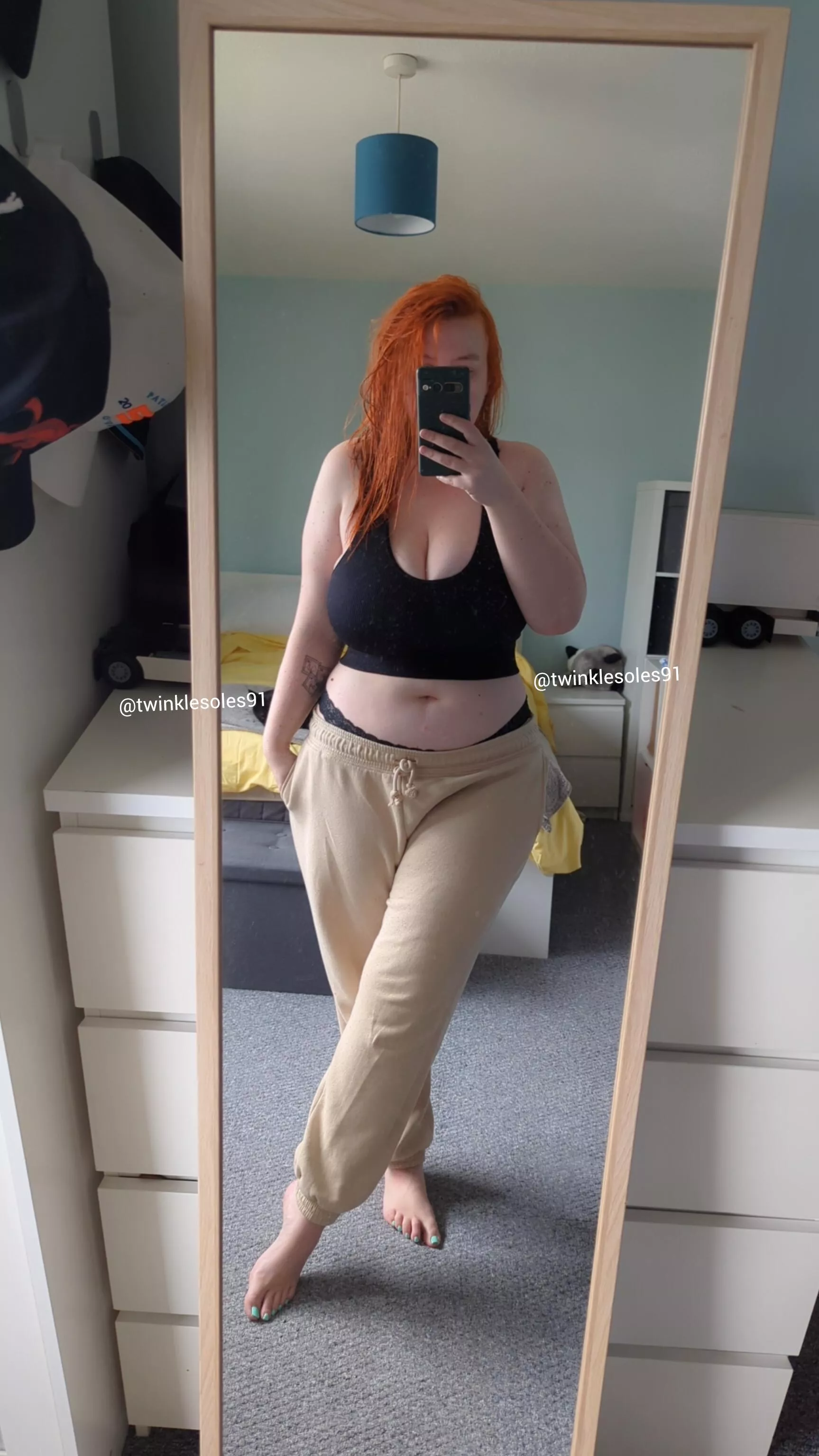 It's a comfy monday posted by Twinklesoles91