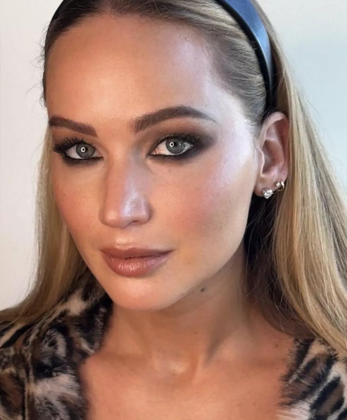 Jennifer Lawrence  posted by selonzan