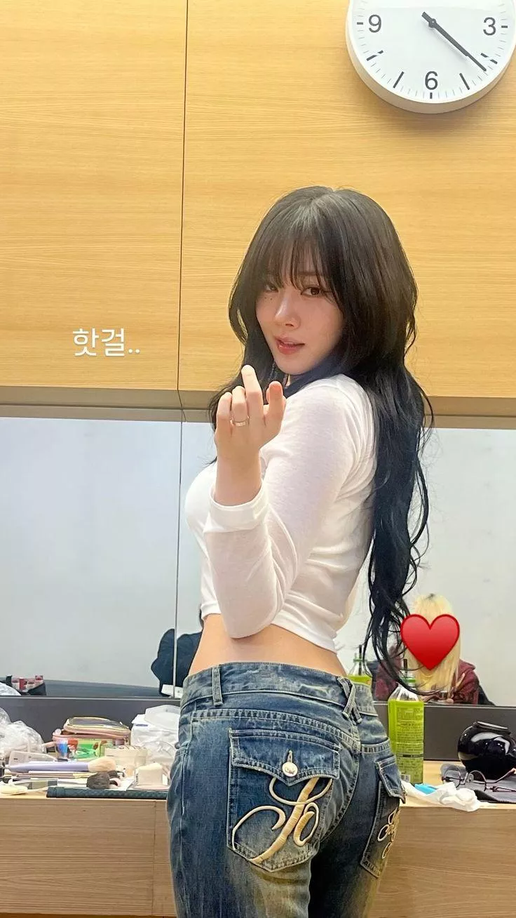 Kim Hyung-seo (Bibi) posted by Ananthu07