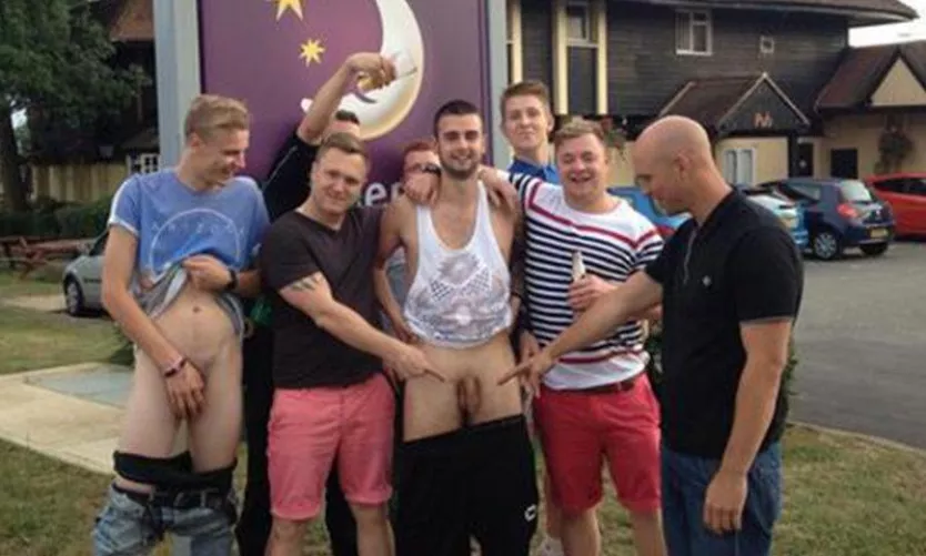 Pointing by Primal_Mantis