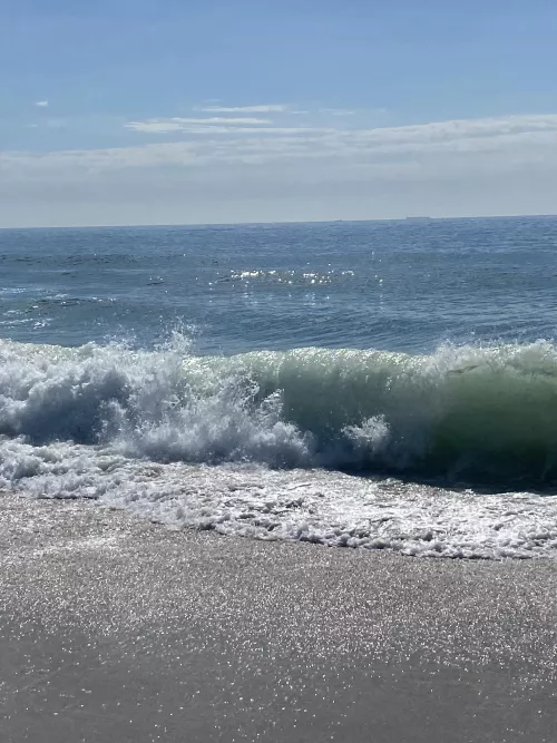 Same beach , different day. Love my life. Ocean is good for my soul 🤙🏻🎶🎶 by bronxboy59