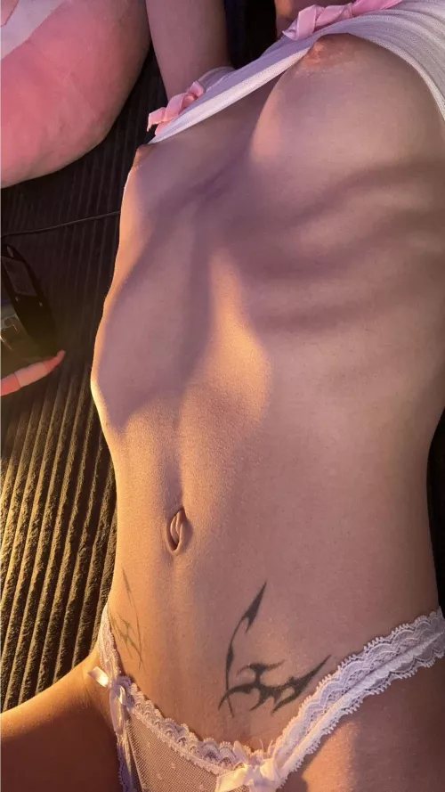 There's nothing to hide. Here are my cute ribs by Isla_Lucinda