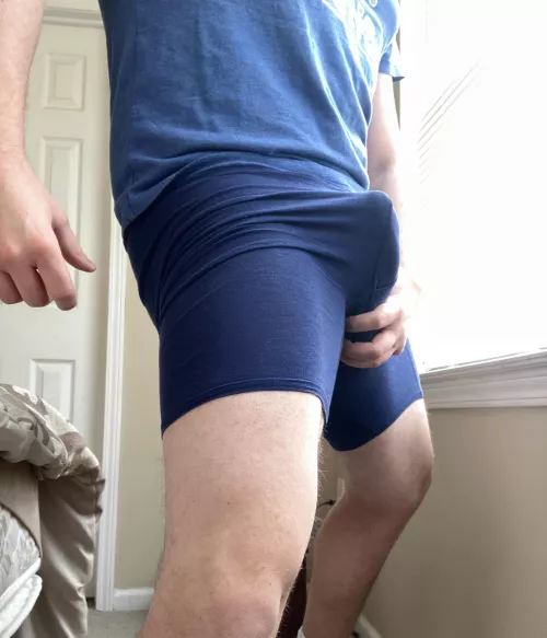 This thing is so thick and hard to contain! by pbblizzard