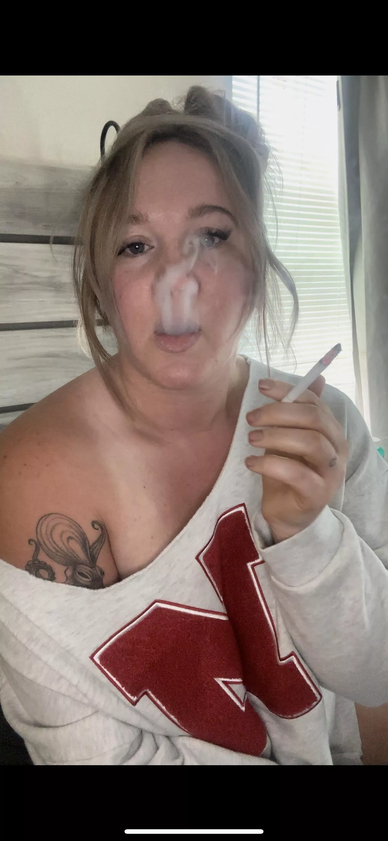 Who wants to join me for a morning ciggy??💨🚬😈 posted by Smokes4Husband