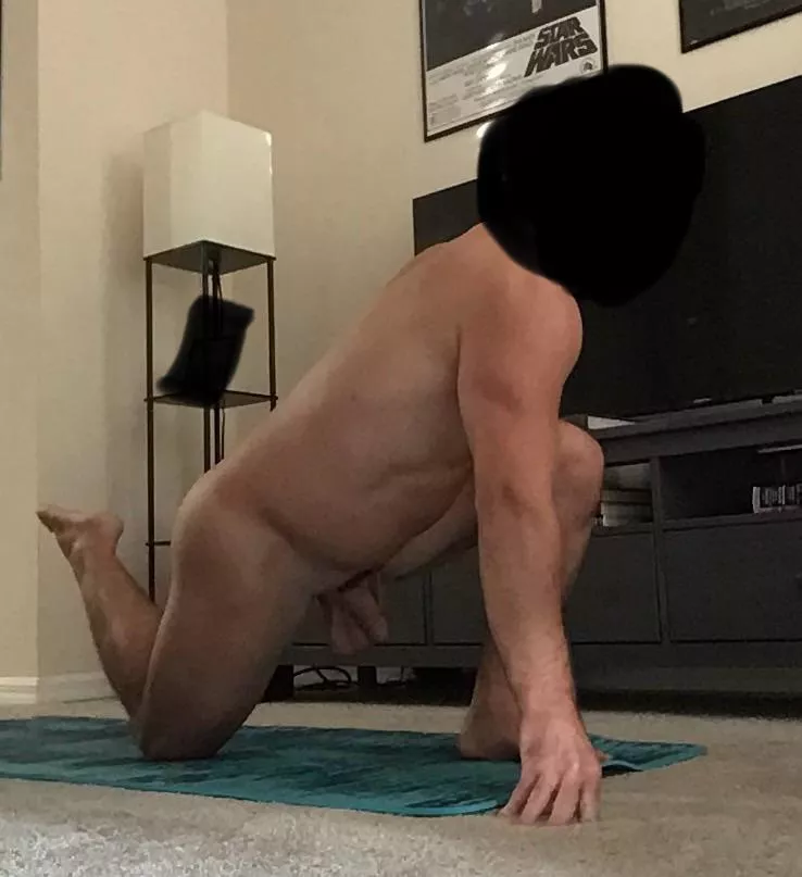 Working on flexibility in this low lunge stretch (just need to work on capturing the bent leg). posted by NatureGuy2
