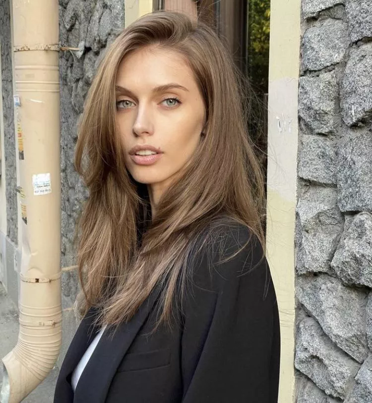 Yulia Rose  posted by AvalanchePalm