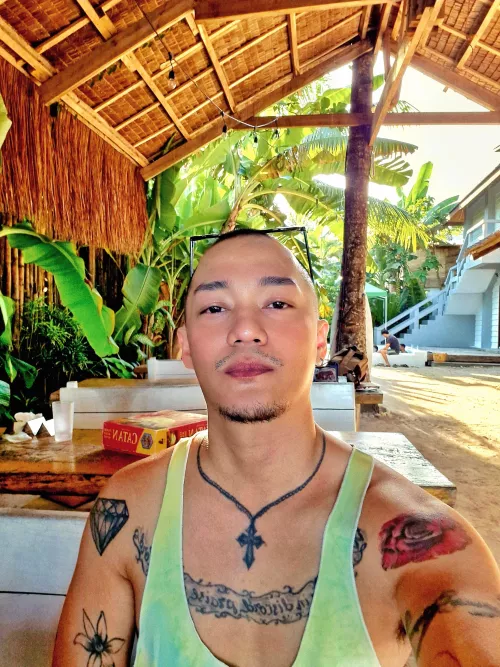 (35) Anybody wanna date a clingy Filipino guy who can cook but won't clean? 🥲 by buzzcut_ben