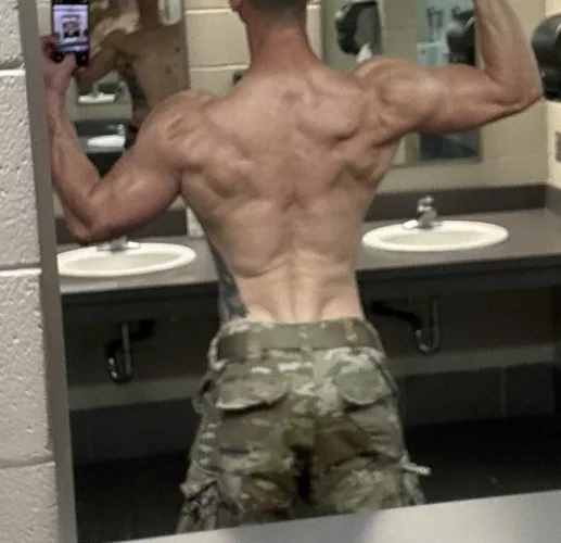 [36] Post Work Workout by Twisted_Flint