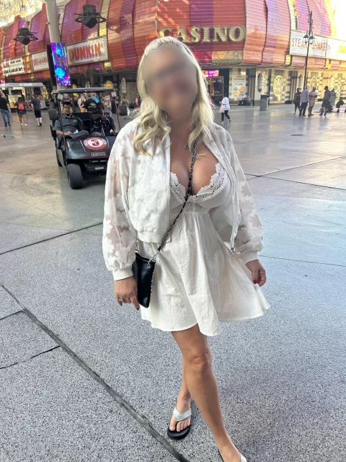 47F Hotwife couple looking for cute, fit, preferably hung men to meet in Vegas in July, please read details in post by hotwifeshowoffxxx