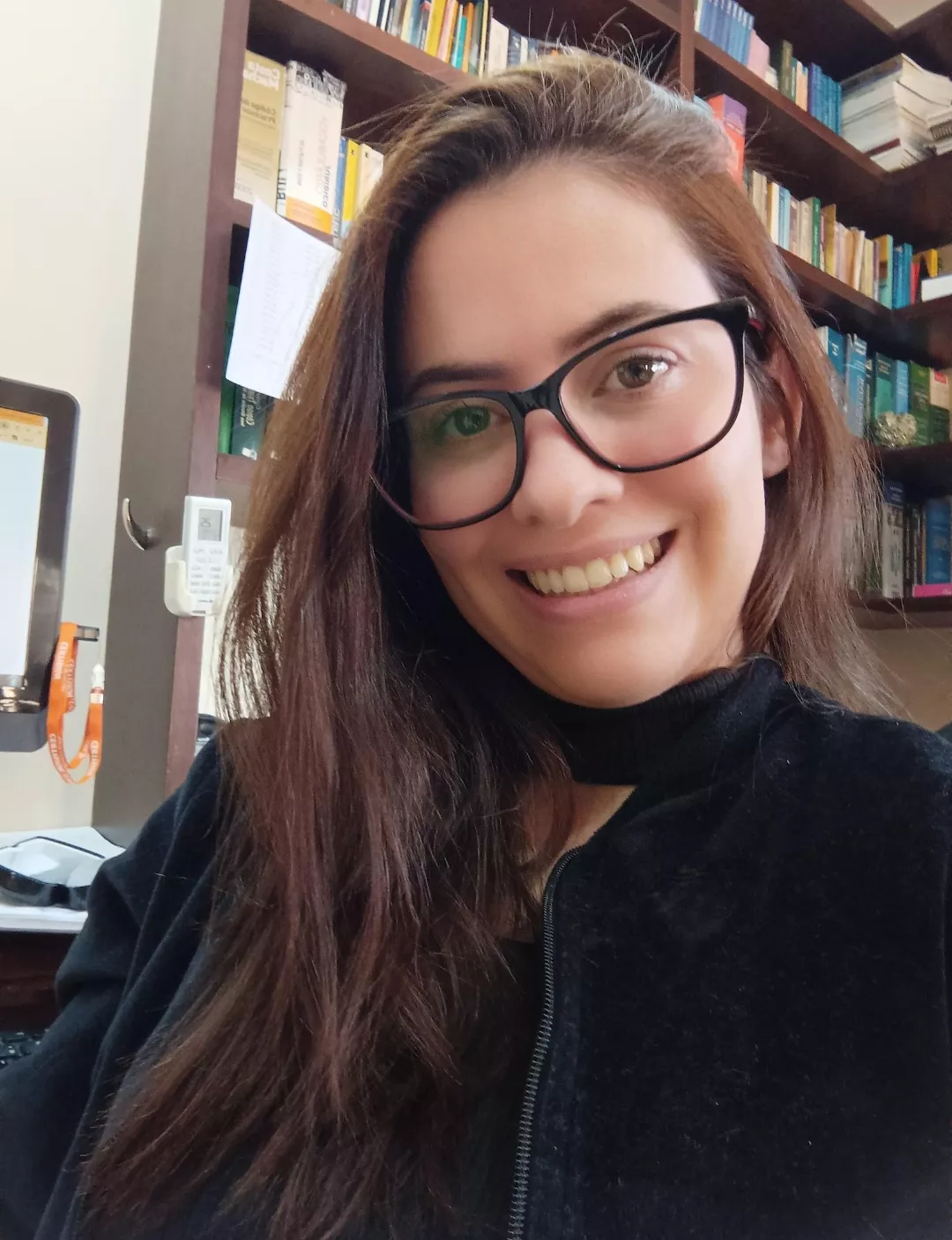 A sweet student 🤓😙 posted by Isiscristine