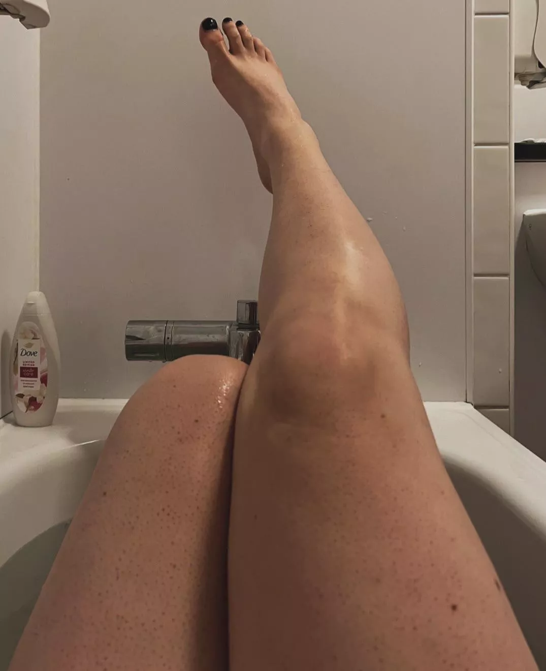Bath time🤭 posted by TransSolsticeX