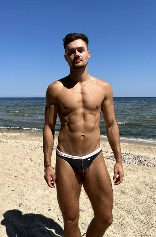 Bikini briefs 😋 by jocktrunk