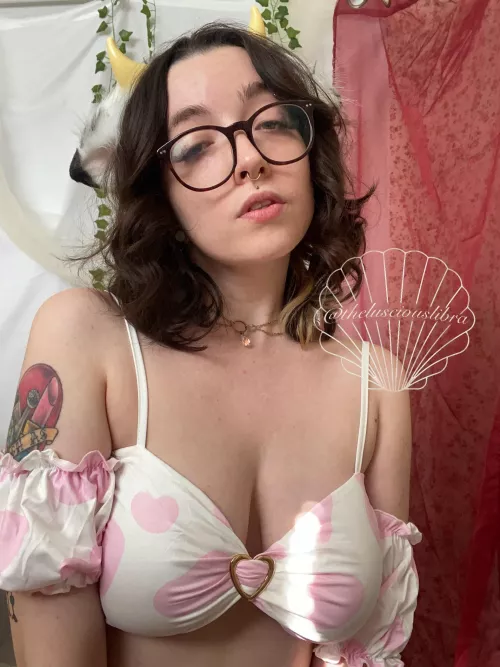 Cow girl needing to be milked 💦 by thelusciouslibra