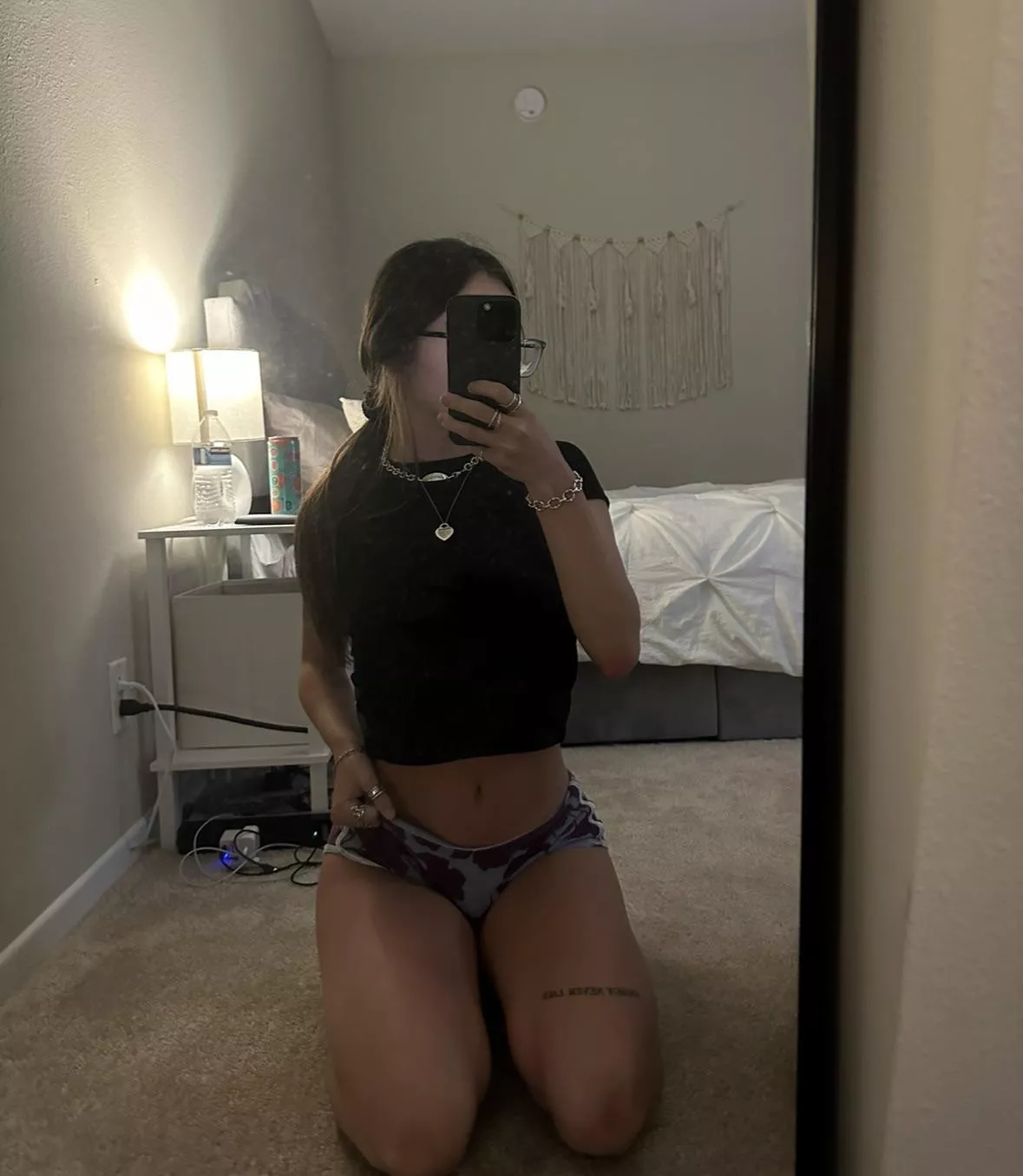 hi babe I’m so tiny 🧚🏼‍♀️ posted by _talyyyya_