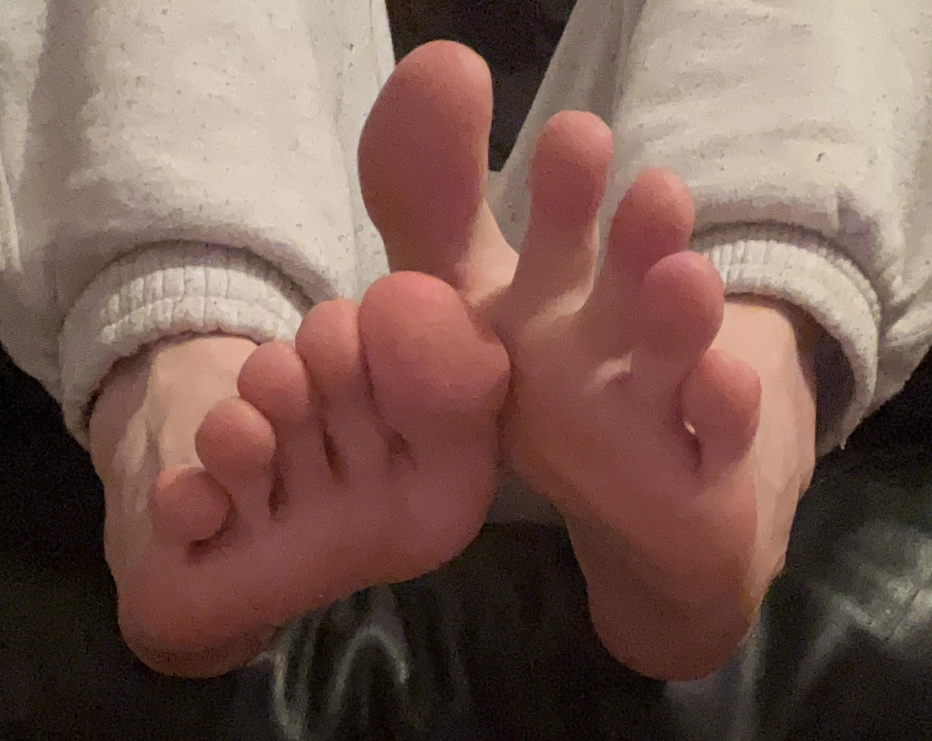 i don’t think you’ll see cuter soles today 💕 posted by MissPirait