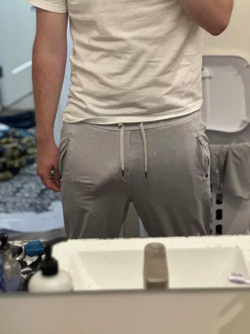 I like pretending my cock isn’t as noticeable as it is by thatonesingleguy