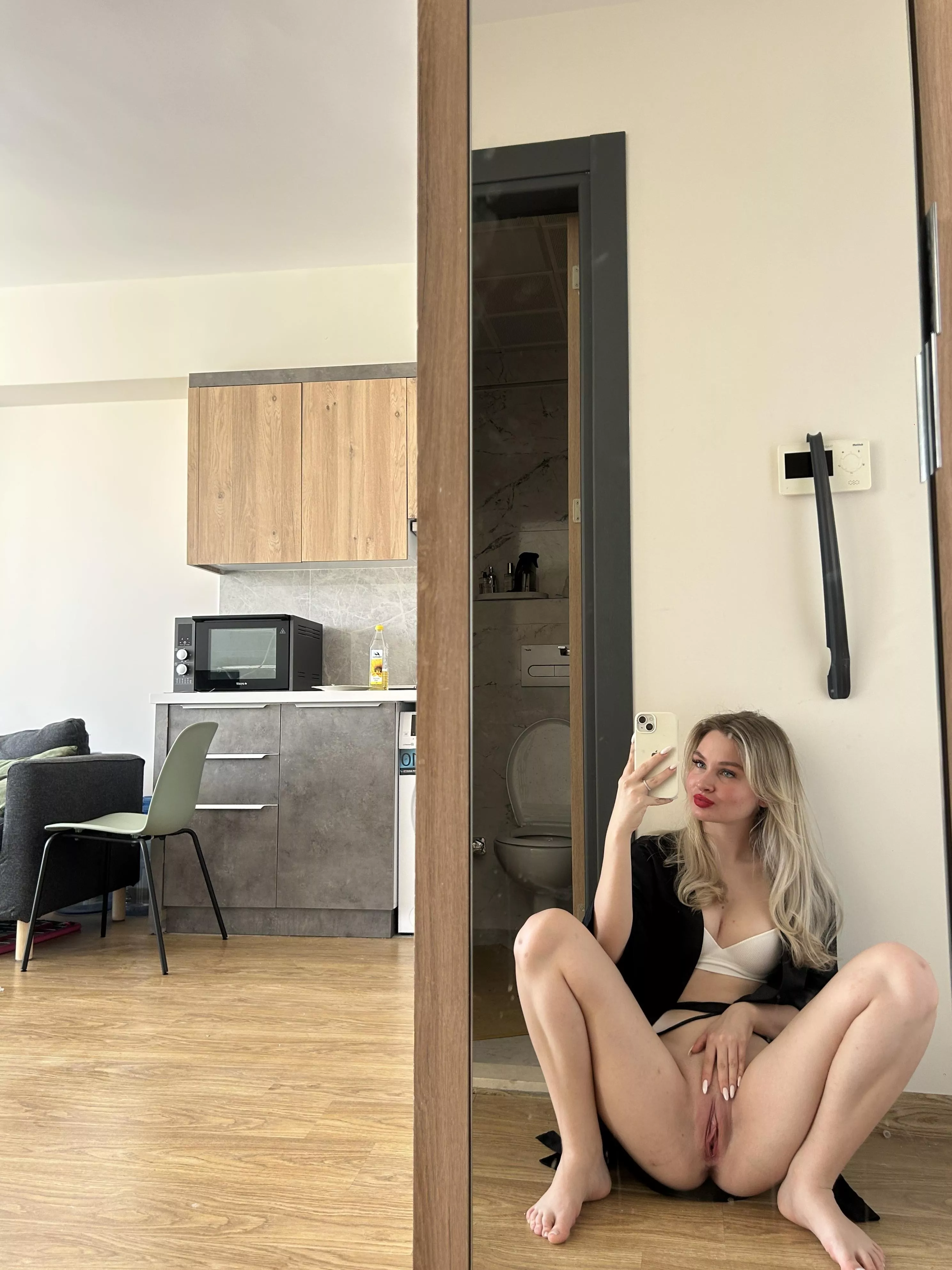 I’m taking mirror selfies like constantly posted by PleasureSpecialist