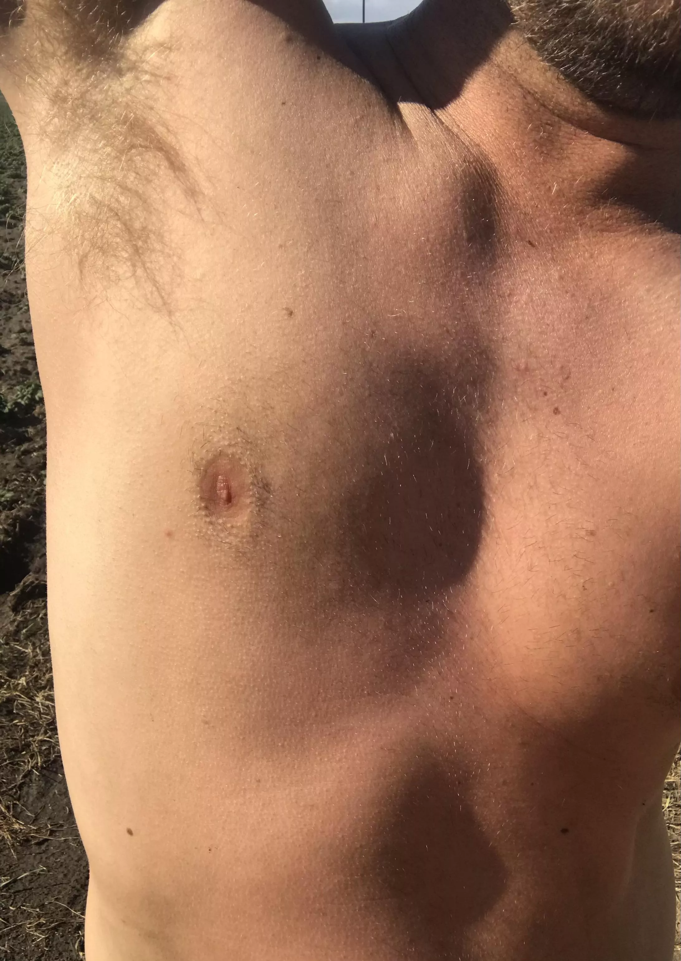 Long work day and sweaty armpits wanna lick? posted by skyarrow77