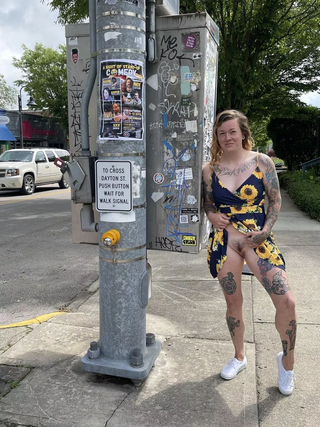 She knows how to stop traffic  posted by MrShadow692u