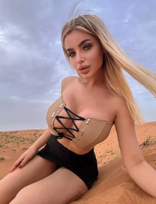 the princess of the desert greets you by Angel_On_Duty