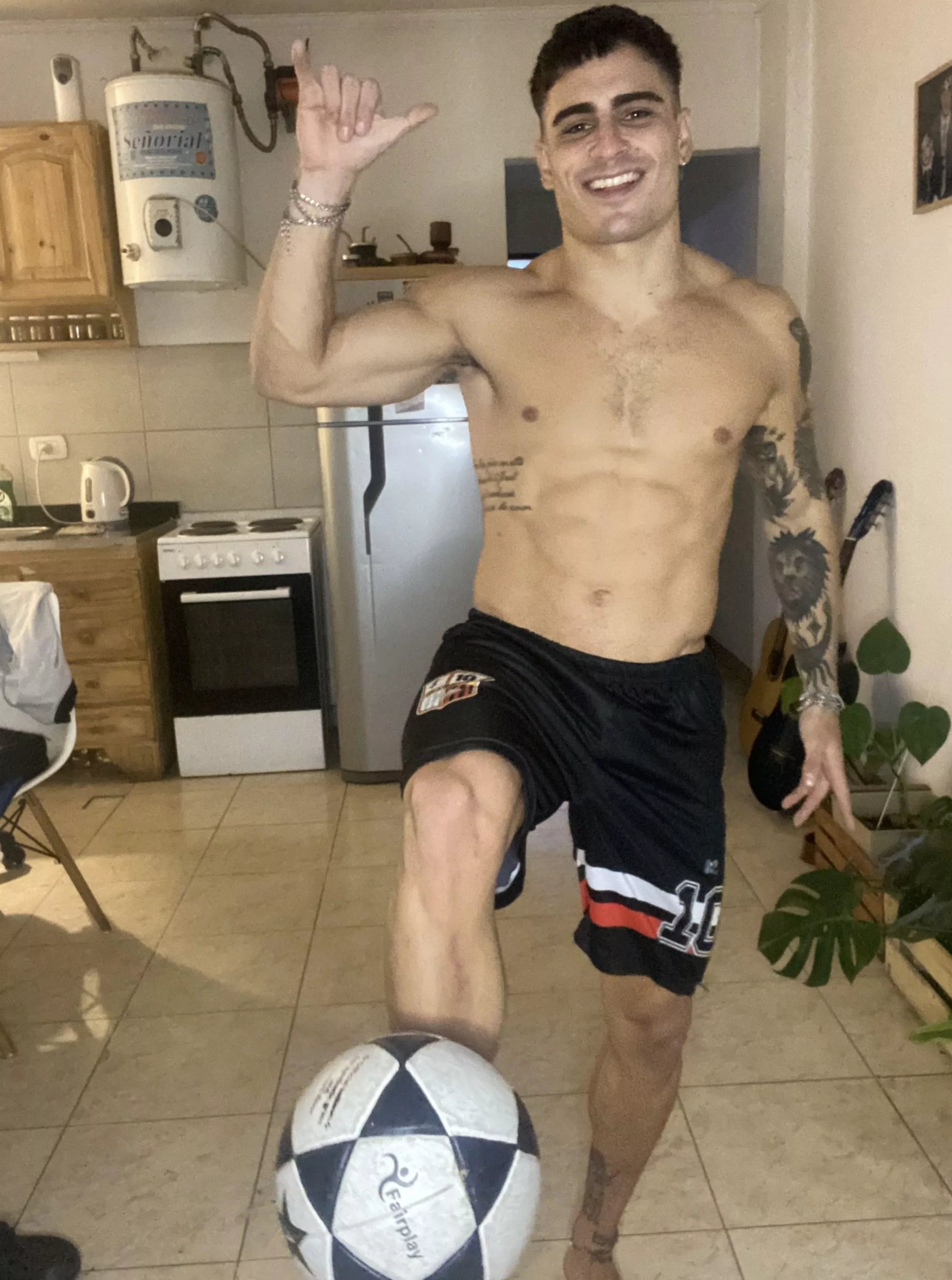 These soccer abs are just warming up for you posted by OliverKinggxoxo