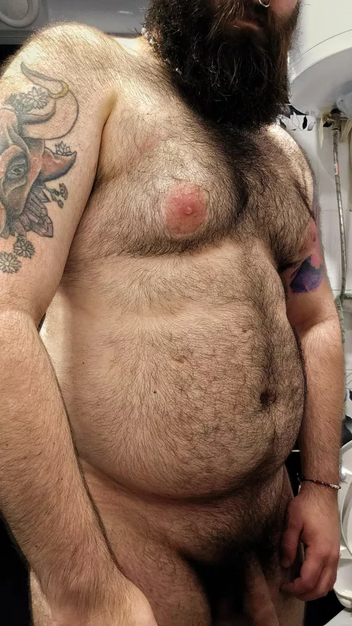 Who want's to help this bear daddy get off 😈 by HairyBullbear